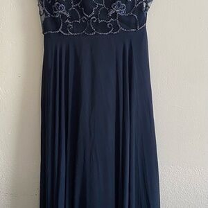 Elegant Navy Blue Evening Gown